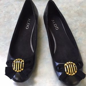 Aldo black leather ballet flats